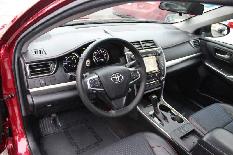 2015 Toyota Camry Hybrid SE