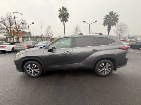 2022 Toyota Highlander Hybrid XLE
