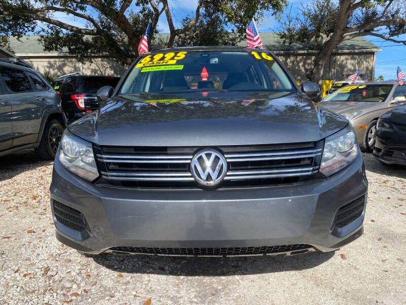 2016 Volkswagen Tiguan S photo 2