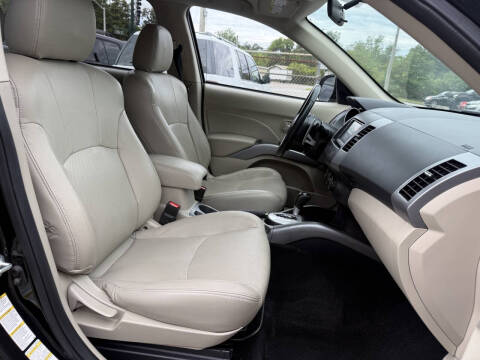 2012 Mitsubishi Outlander SE