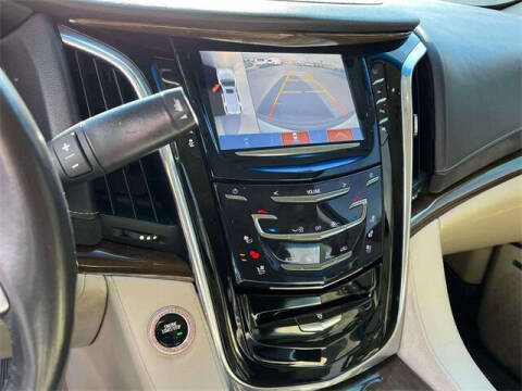 2018 Cadillac Escalade ESV Luxury