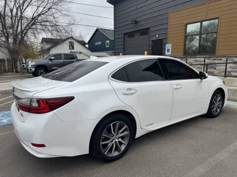 2016 Lexus ES 300h