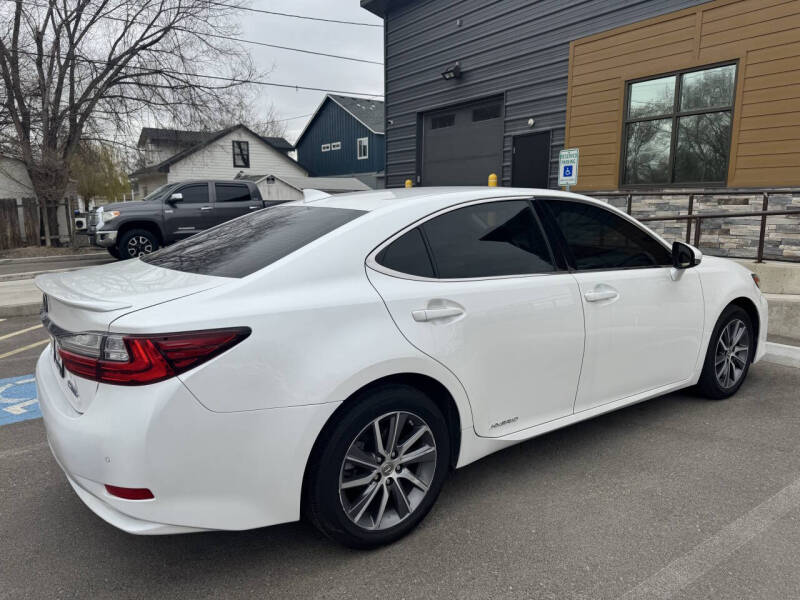 2016 Lexus ES 300h
