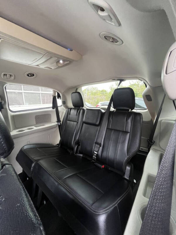 2013 Chrysler Town and Country Touring