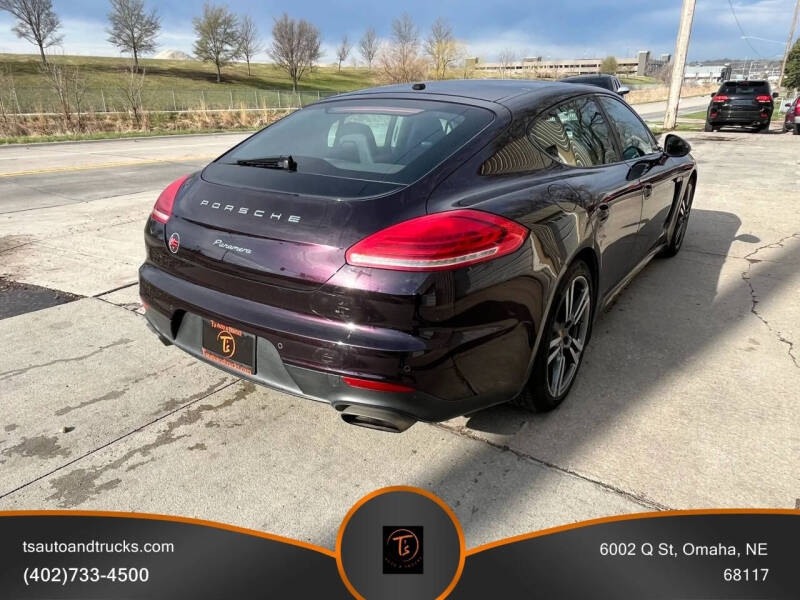 2016 Porsche Panamera