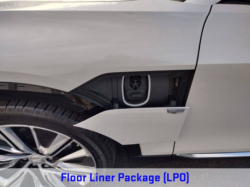 2025 Cadillac LYRIQ Luxury 3