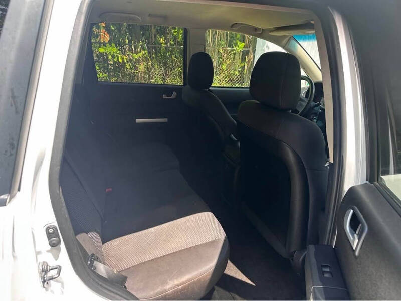 2011 Mitsubishi Endeavor LS