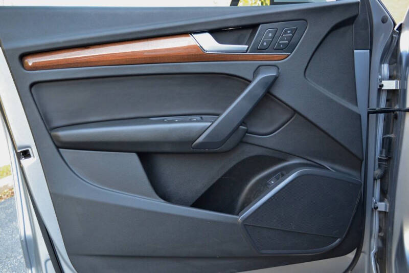 2023 Audi Q5 quattro Premium 40 TFSI