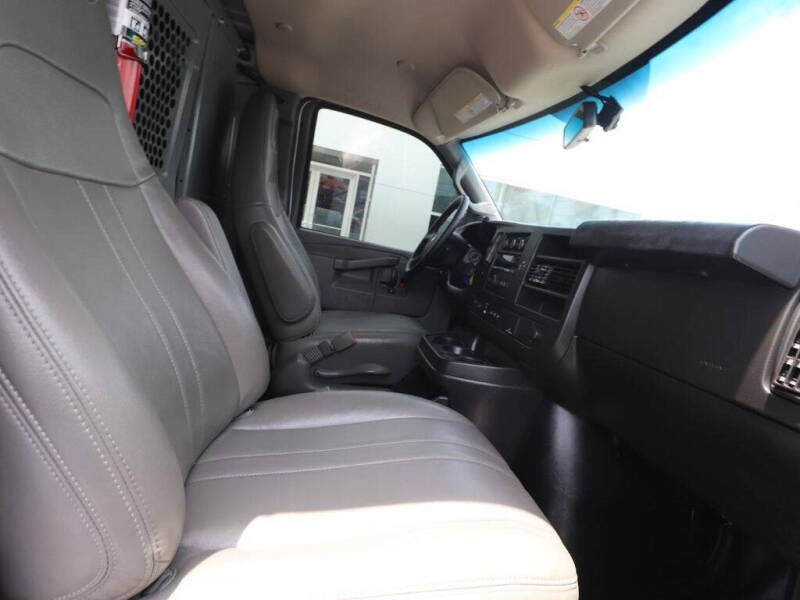 2022 Chevrolet Express 2500