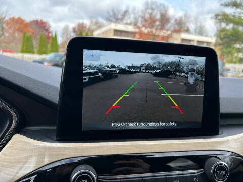 2022 Ford Escape Titanium