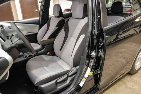 2020 Toyota Prius LE