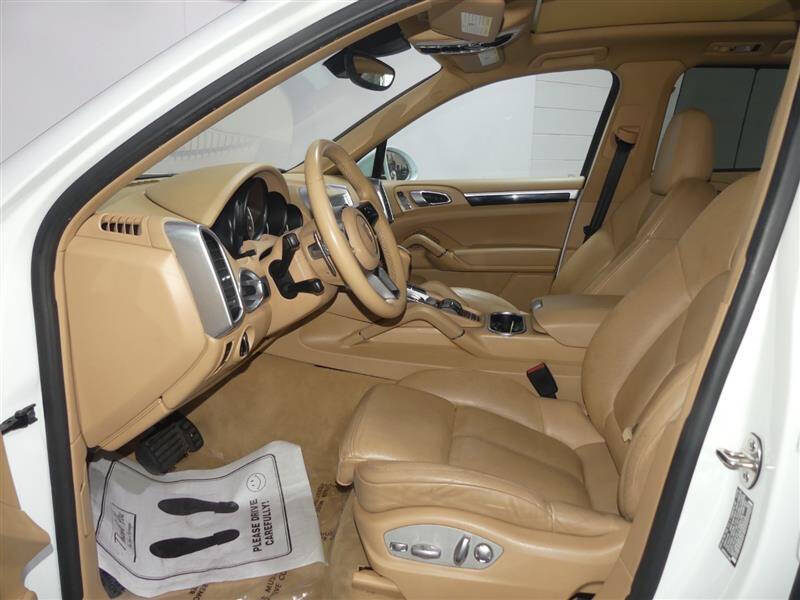 2017 Porsche Cayenne Platinum Edition