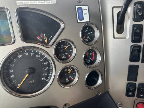 2011 Mack Pinnacle