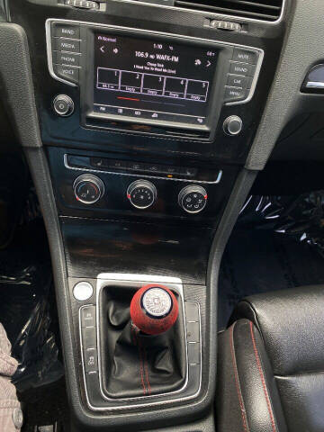 2017 Volkswagen Golf GTI SE