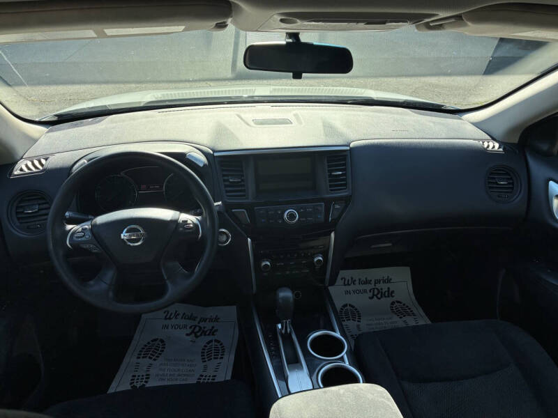 2016 Nissan Pathfinder S