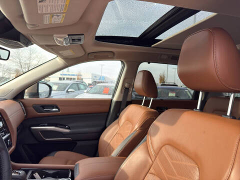 2024 Nissan Pathfinder Platinum