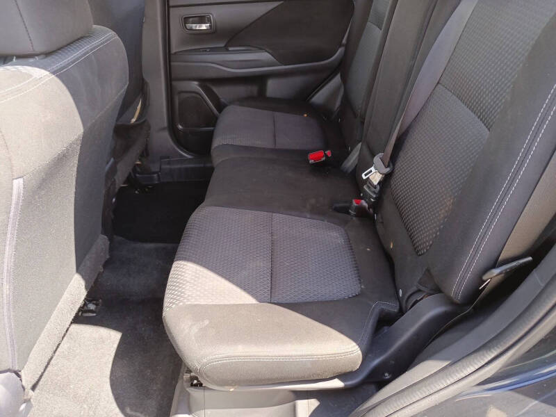 2016 Mitsubishi Outlander ES