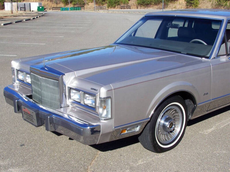 1988 Lincoln Town Car Signature