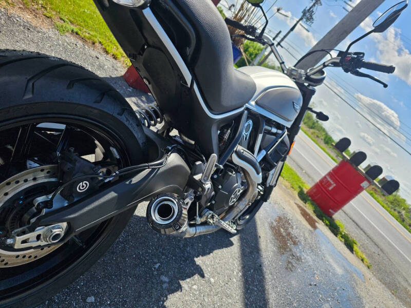 2018 Ducati Scrambler ICON Silver ice