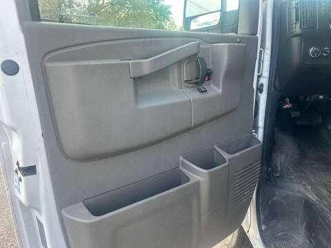 2022 Chevrolet Express 2500