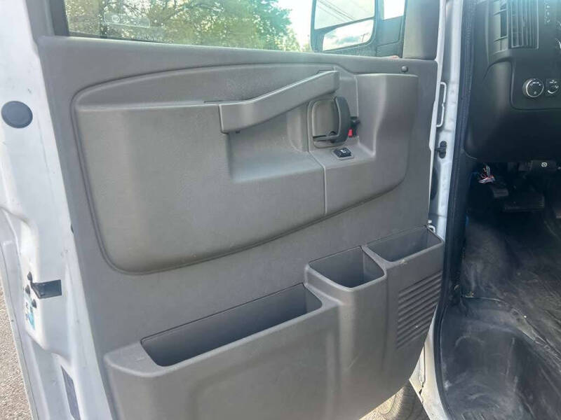 2022 Chevrolet Express 2500