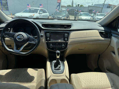 2017 Nissan Rogue SL