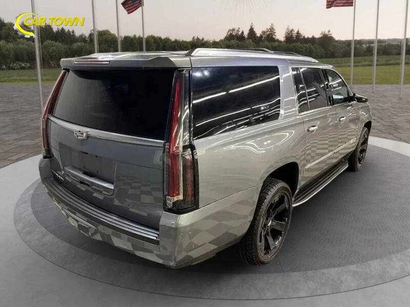 2018 Cadillac Escalade ESV Luxury