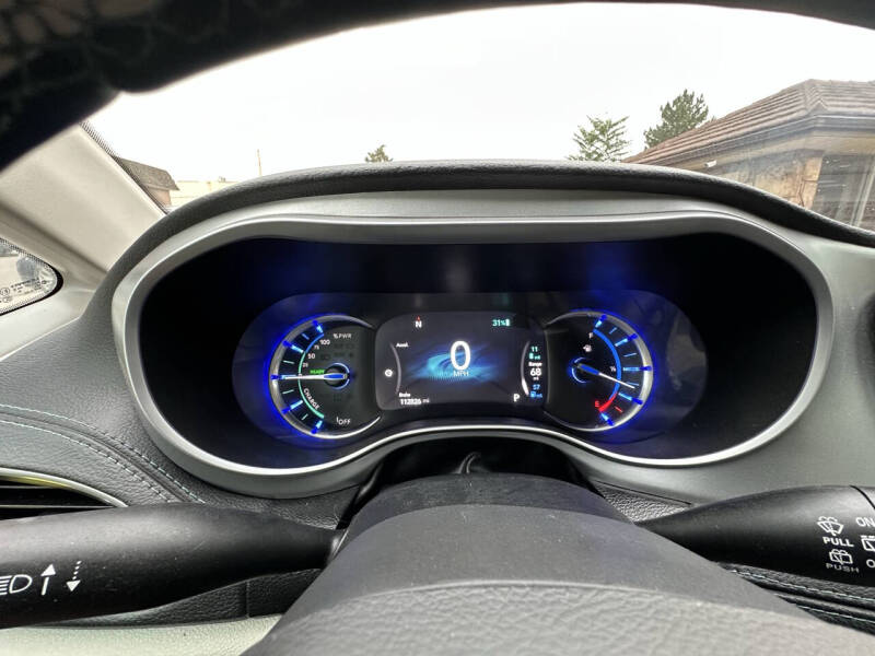 2017 Chrysler Pacifica Hybrid Platinum