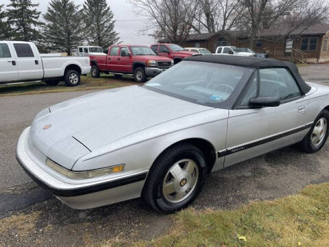 1990 Buick Reatta for sale at COUNTRYSIDE AUTO INC in Austin MN