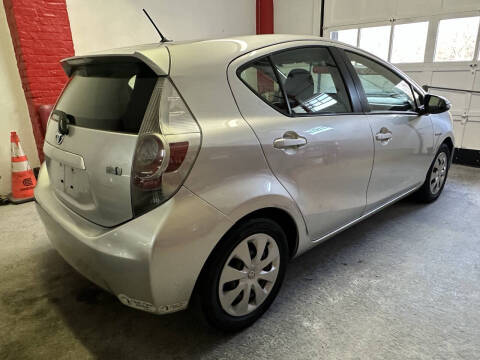 2014 Toyota Prius c Two