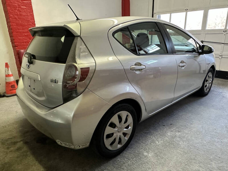 2014 Toyota Prius c Two