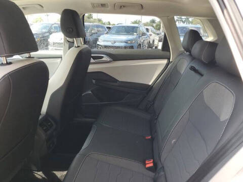 2025 Volkswagen Taos SE