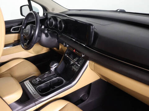 2023 Kia Carnival EX