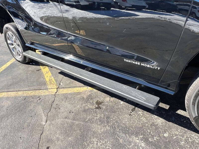 2025 Toyota Sienna LE 8-Passenger