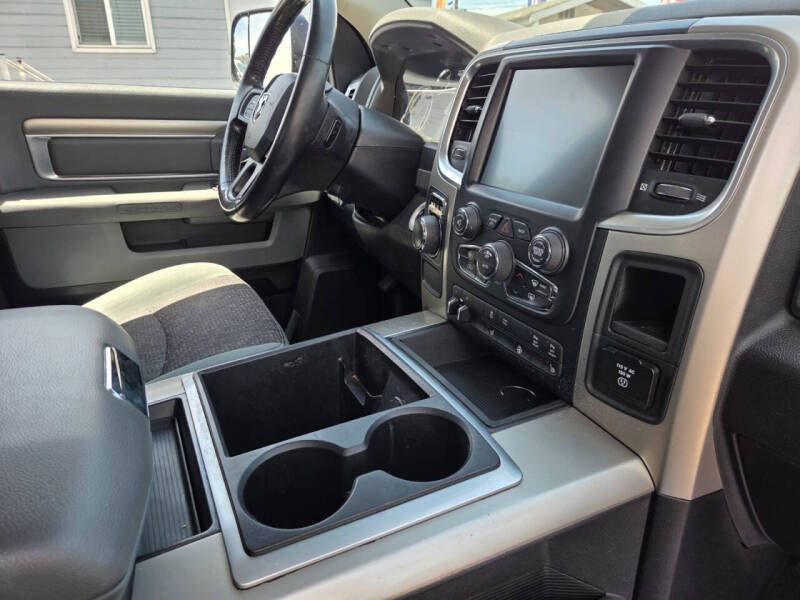 2015 RAM 1500 SLT