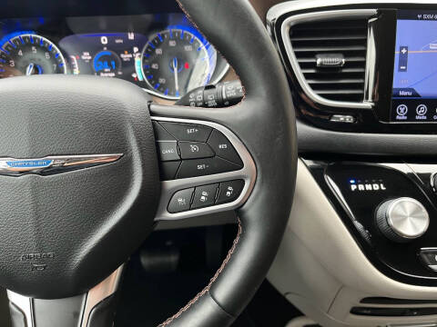 2017 Chrysler Pacifica Touring-L Plus