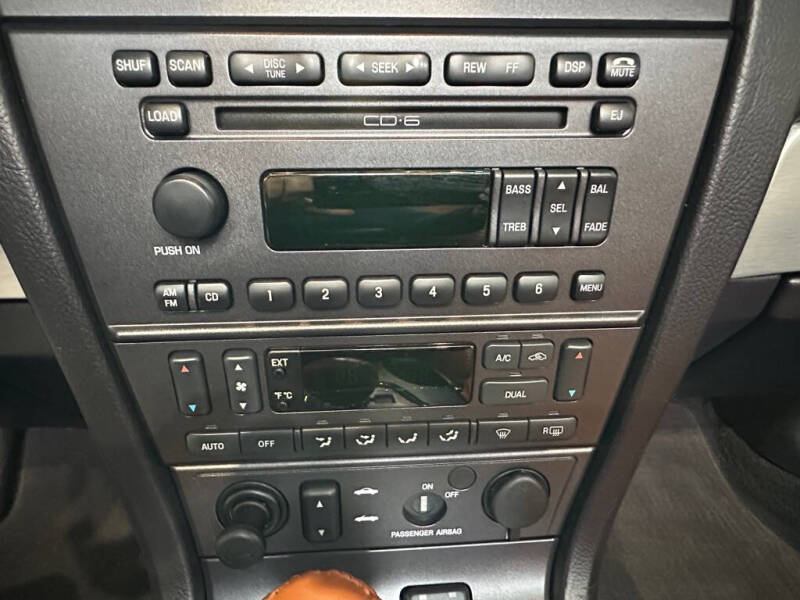 2003 Ford Thunderbird
