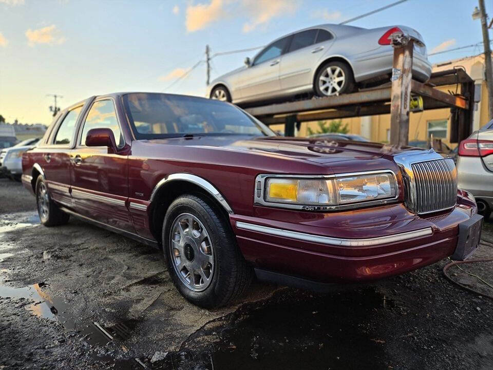 1996 Lincoln Town Car for sale at 911 Auto, LLC. in Hollywood, FL