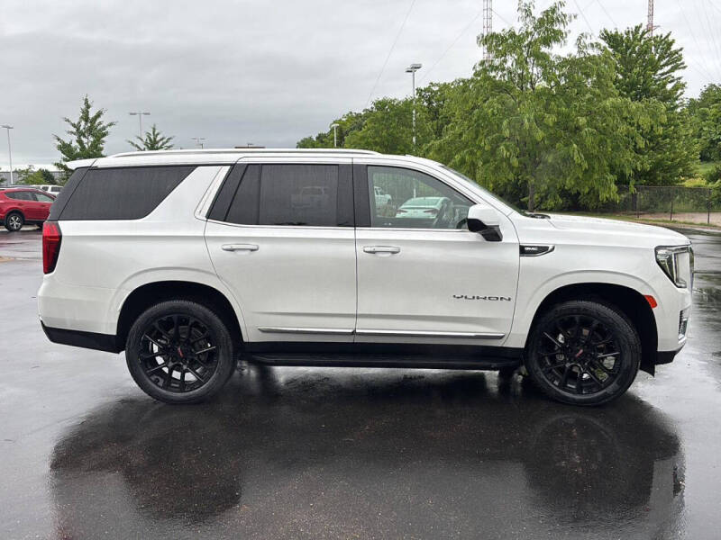 2023 GMC Yukon SLT