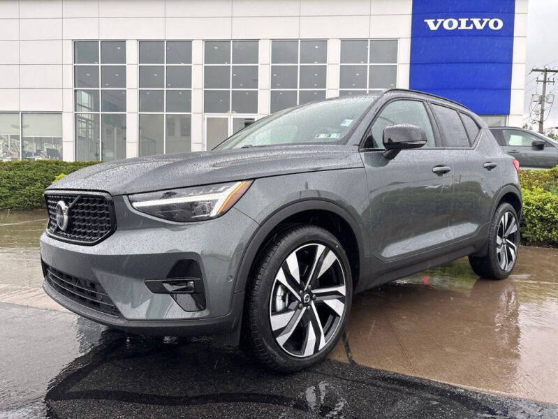 2026 Volvo XC40 B5 Plus