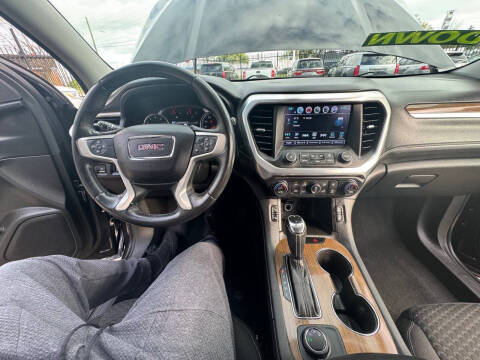 2017 GMC Acadia SLE-2