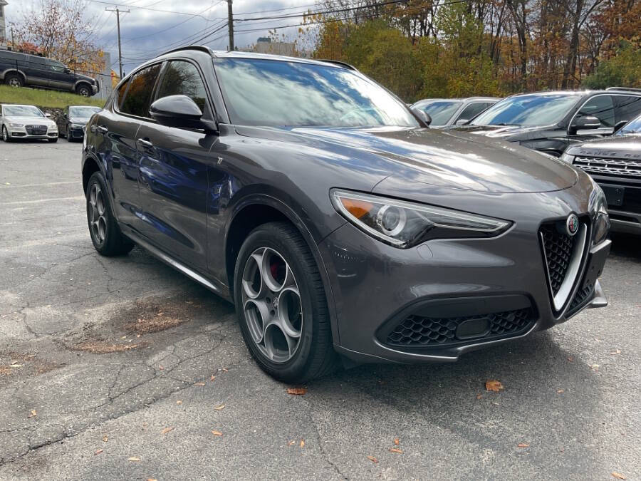 Gray 2022 Alfa Romeo Stelvio Ti AWD Ti 4dr Crossover 1