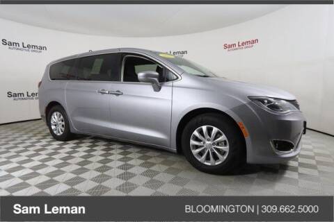 2018 Chrysler Pacifica for sale at Sam Leman CDJR Bloomington in Bloomington IL