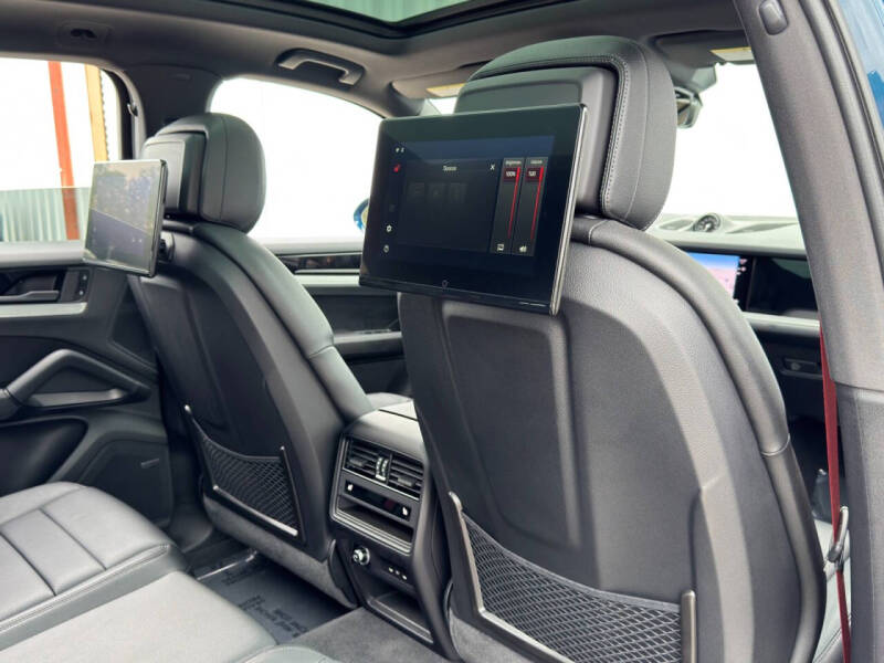 2024 Porsche Cayenne E-Hybrid