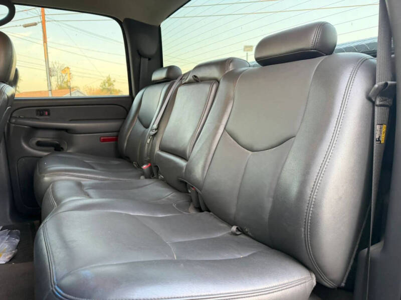 2005 GMC Sierra 2500HD
