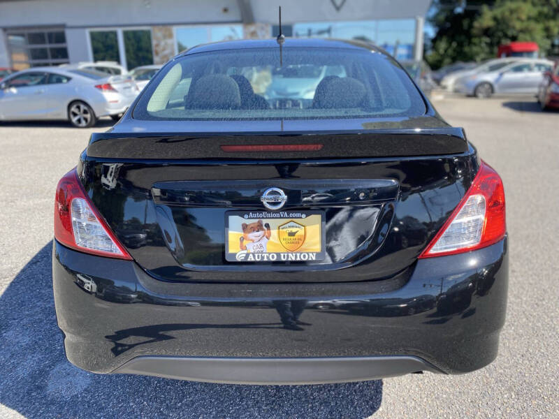 2018 Nissan Versa S Plus