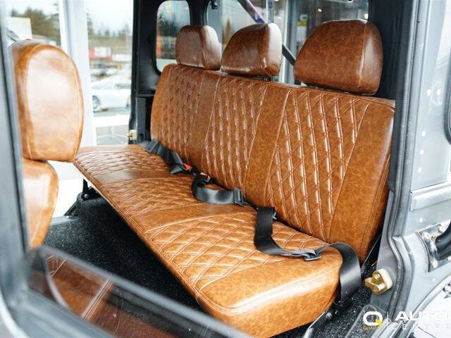 1987 Land Rover Defender