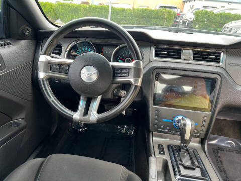 2014 Ford Mustang V6