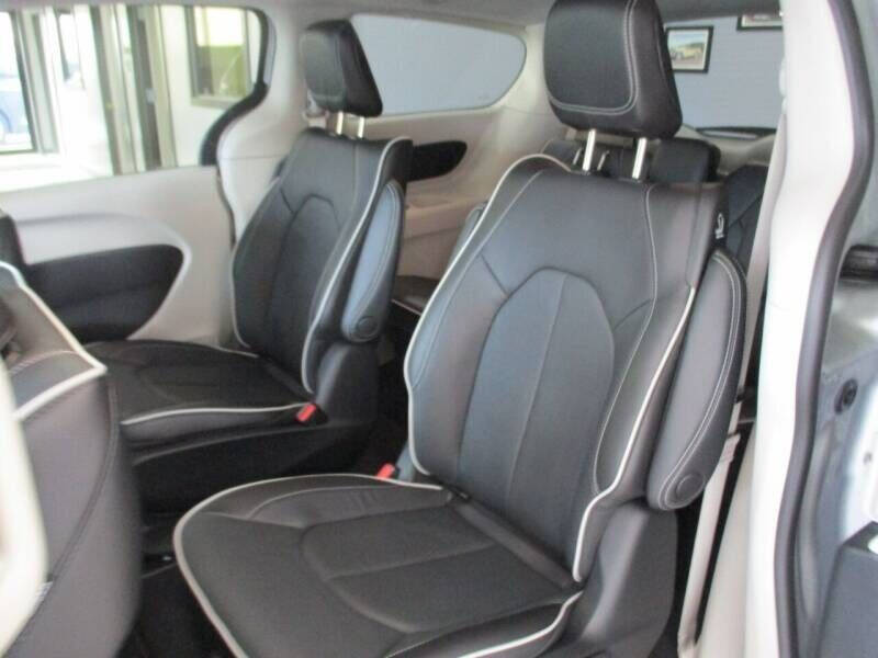 2023 Chrysler Pacifica Plug-In Hybrid Limited