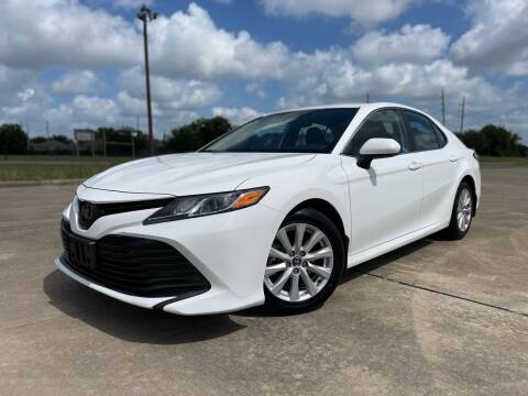 2020 Toyota Camry for sale at AUTO DIRECT Bellaire in Houston TX